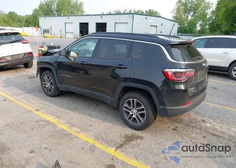 2019 Jeep Compass Latitude z USA, uszkodzony, nr VIN 3C4NJDBB4KT653493